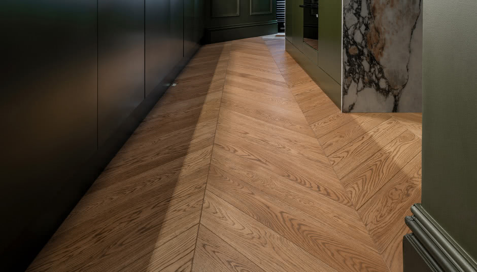 Jakie techniczne warunki musi spełniać podłoga w kuchni?