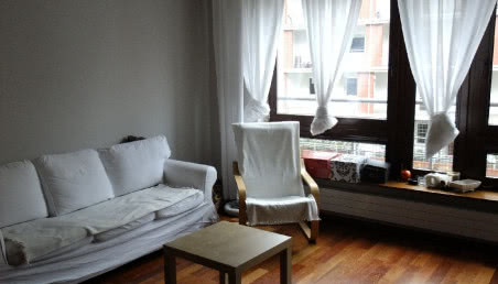 Miejsce do pracy w salonie