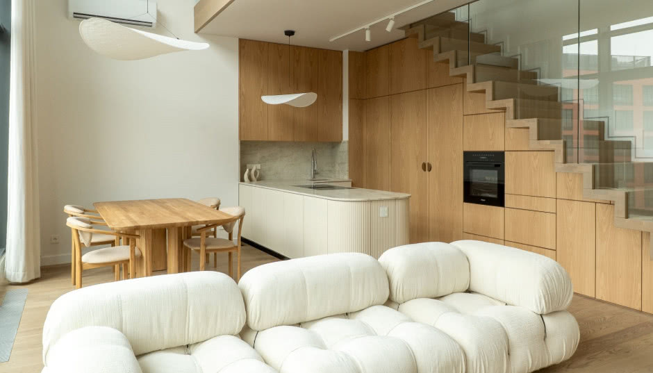 Tak mieszka znana influencerka. Dwupoziomowy apartament na Powiślu