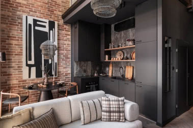 Myślisz, że loft nie jest przytulny? Popatrz na ten! Ma 6 metrów wysokości i jest bardzo klimatyczny