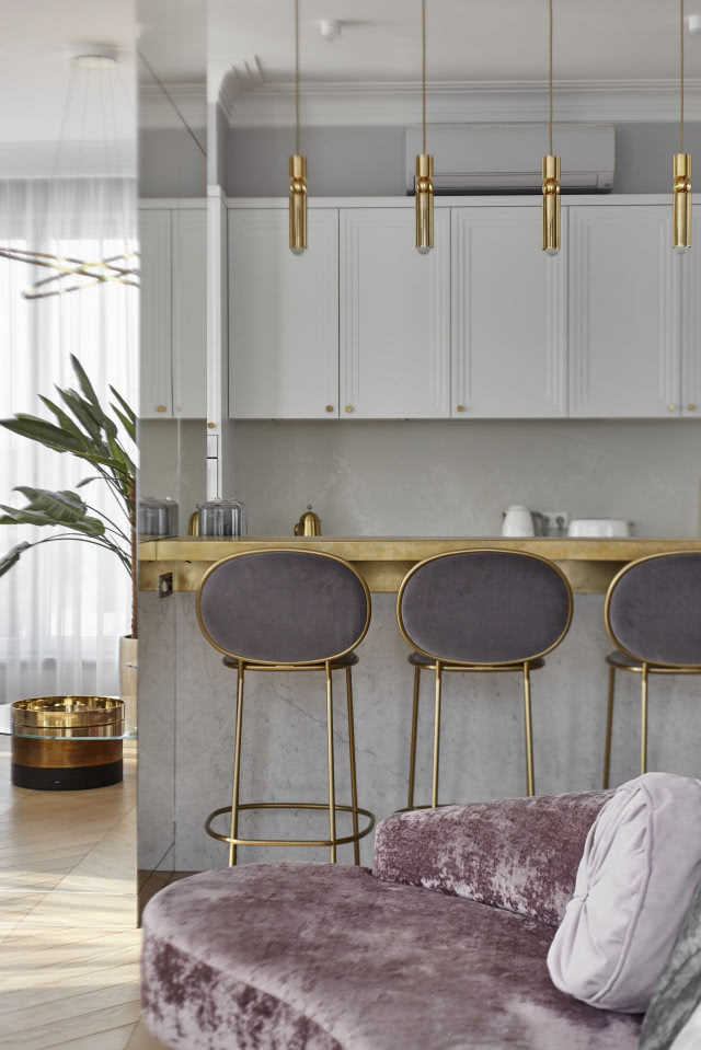 Biała kuchnia glamour