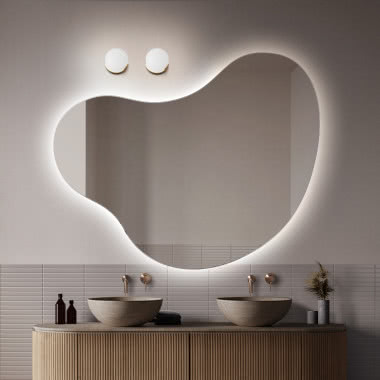 opływowy kształt lustra, dwie umywalki nablatowe, kinkiety, szafka pod umywalki