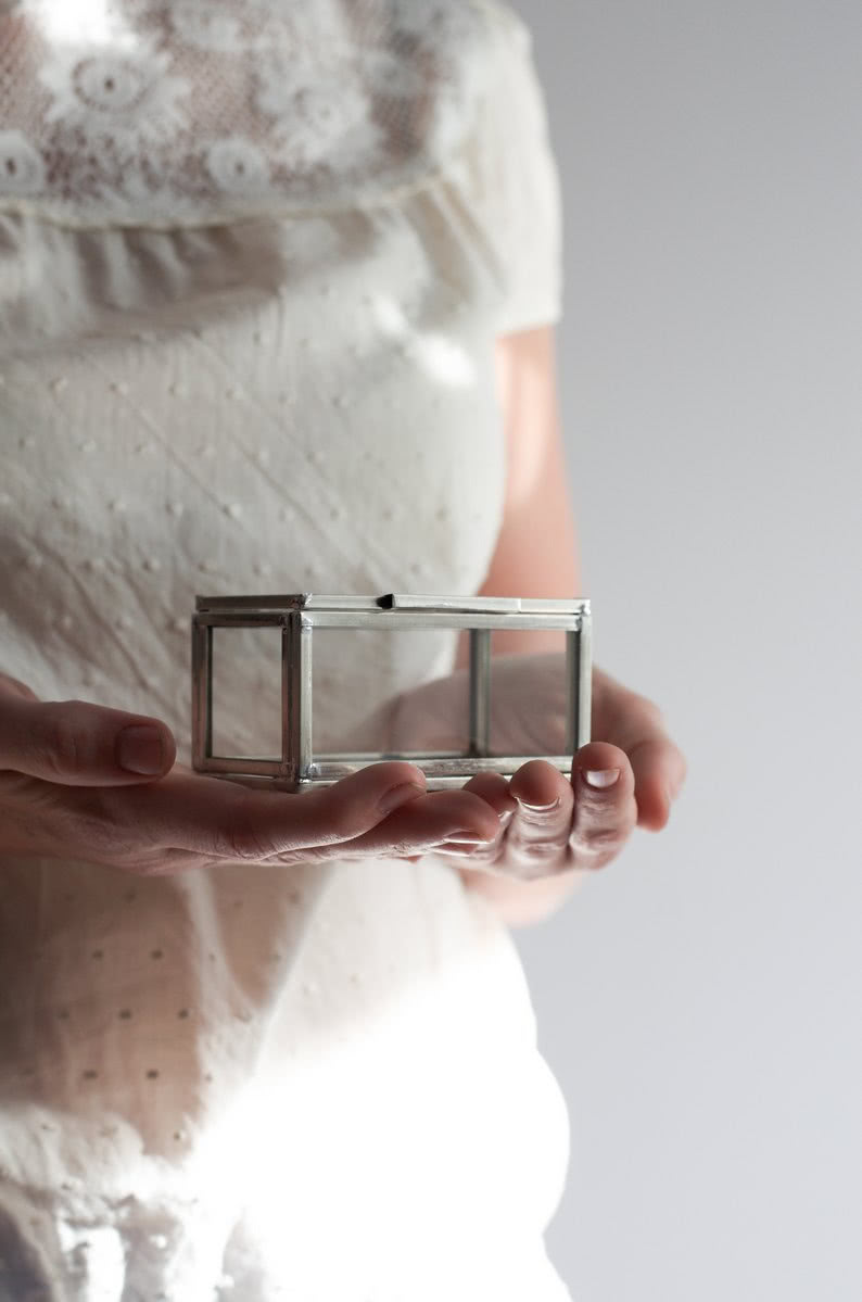 Szklane ozdoby Agnetha Home mają pewną cechę...