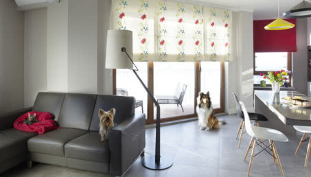 Kolory wnętrz - szarość i barwne akcenty