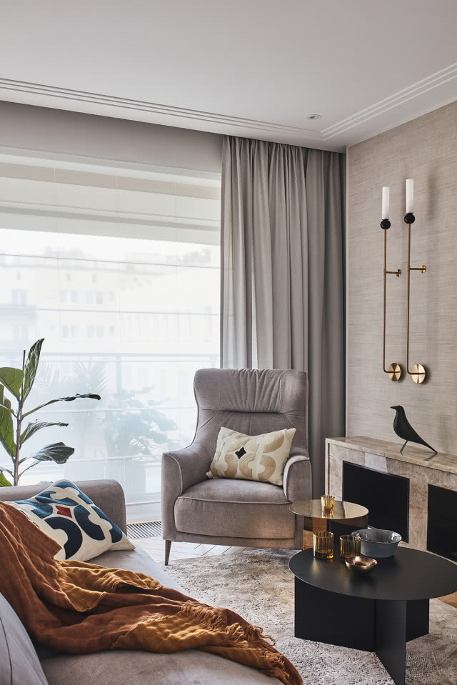 Klimatyczny salon z kominkiem