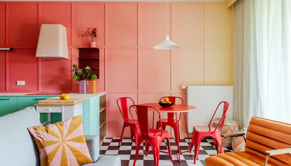 Kalifornijskie szaleństwo na Woli. Pastelowy zawrót głowy na 43 m2