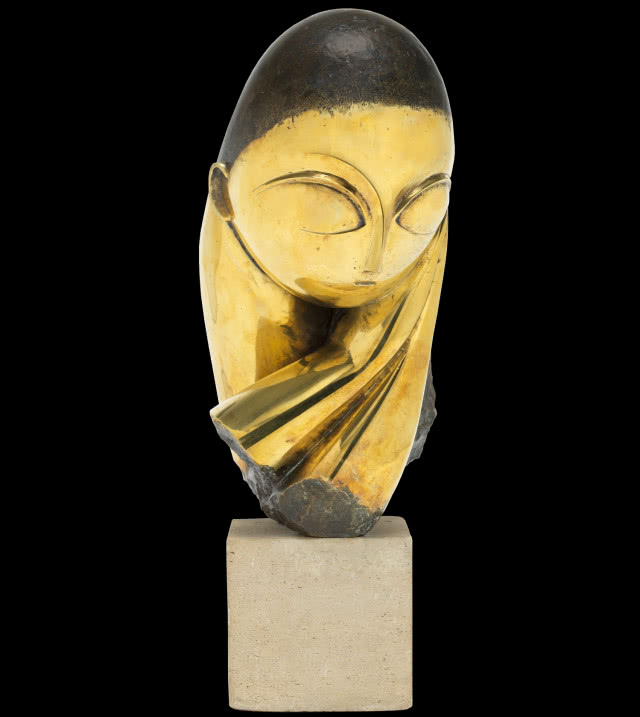 rzeźba na postumencie