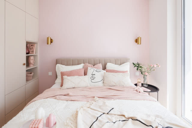 różowa sypialnia aranżacja