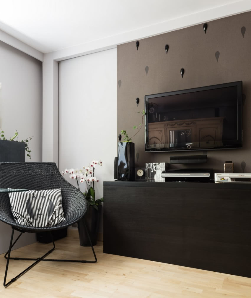 W gabinecie motyw twarzy kobiecej Fornasettiego...