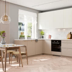 Ziemia, marmur i metal - trio, które odmienia współczesne kuchnie