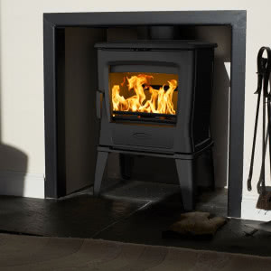 Czy kupno kominka lub pieca na drewno w obecnych czasach jest dobrym pomysłem?