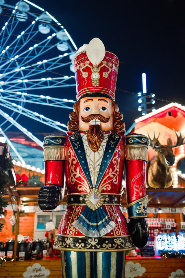 Najpiękniejsze jarmarki bożonarodzeniowe 2024 w Polsce! Które warto odwiedzić? 