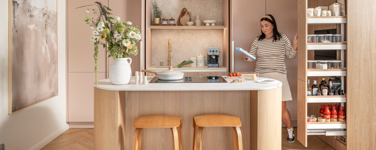 Jak profesjonalne wyposażenie zabudowy kuchennej wspiera nas w codziennych obowiązkach?