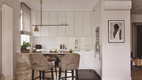 Warszawskie mieszkanie w stylu modern classic. Znajduje się tuż przy Łazienkach Królewskich!