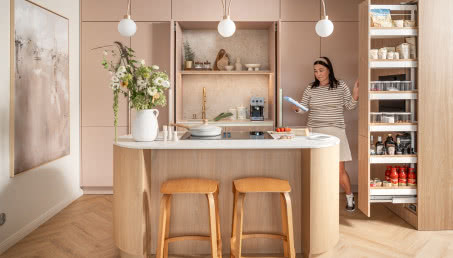 Jak profesjonalne wyposażenie zabudowy kuchennej wspiera nas w codziennych obowiązkach?