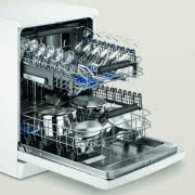 Ramię FlexiSpray umożliwia dokładne umycie nawet...