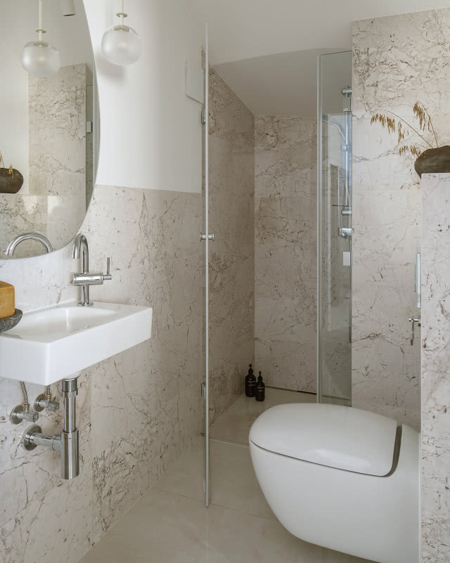 W łazience Katarzyny Szostakowskiej nie mogło zabraknąć toalety myjącej marki Geberit.