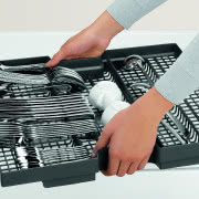 Ramię FlexiSpray umożliwia dokładne umycie nawet...