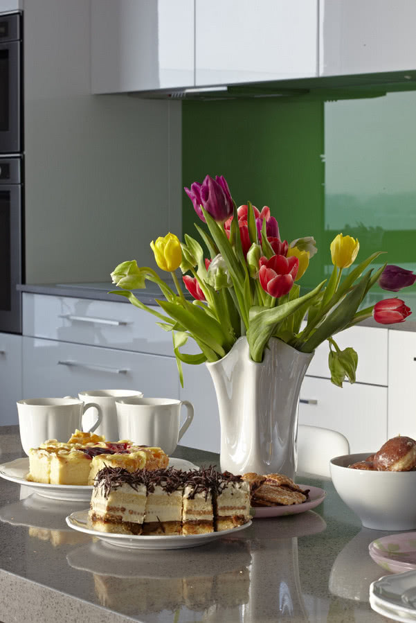 Dzięki pasowi zielonej ściany (szkło lacobel)...