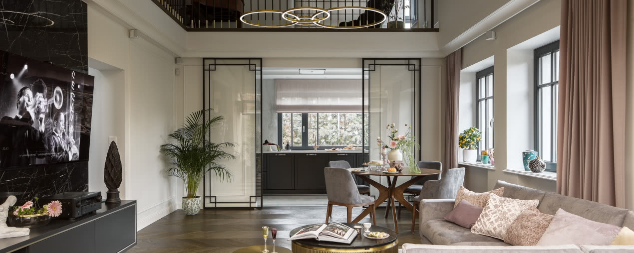 Krakowski dom w stylu art déco: ma szklaną oranżerię i antracytową kuchnię!