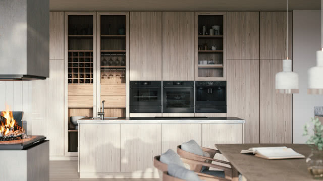 drewniane fronty kuchenne, piekarnik do zabudowy, wyspa kuchenna, stół z krzesłąmi