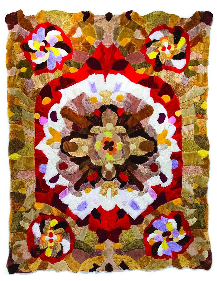 Dywan ze starych maskotek, Augustina Woodgate.