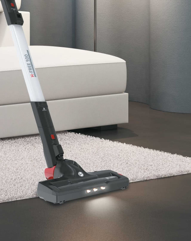 Odkurzanie odkurzaczem H-Free 500 firmy Hoover