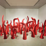 Portret artystki, fot. Yusuke Miyasaki, © Yayoi...