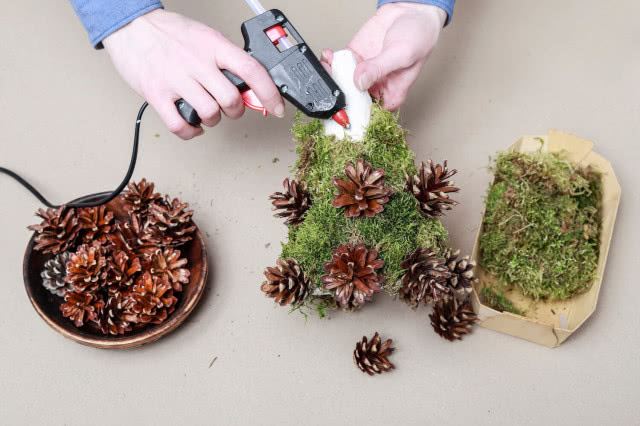 mech i szyszki - choinka diy