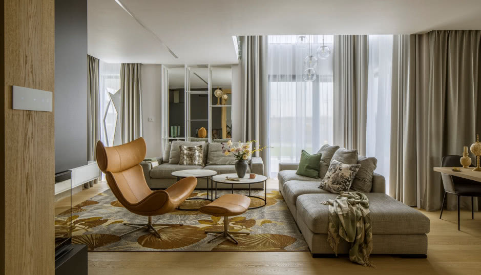 Trzystumetrowa willa urządzona w zgodzie z naturą. Ma master bedroom i podświetloną wyspę kuchenną!