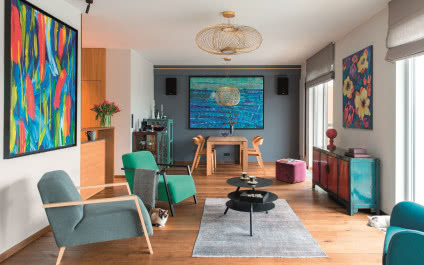 Mieszkanie w stylu vintage przepełnione sztuką