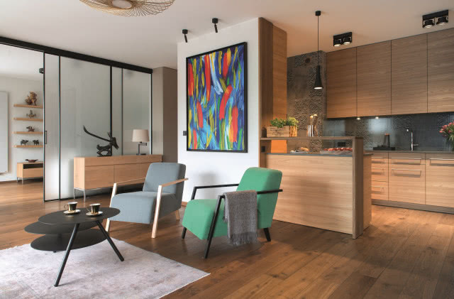 Odnowione fotele klubowe z okresu PRL-u