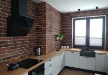 Kuchnia z płytkami w kolorze gotyckim 