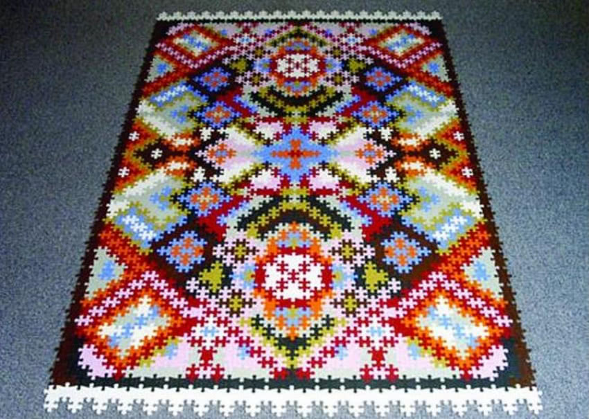 Gumowy dywan-puzzle, Katrin Sonnleitner.