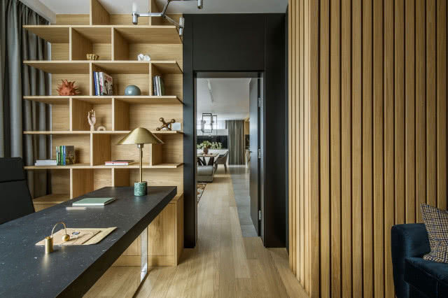 Zabudowa biurka w gabinecie