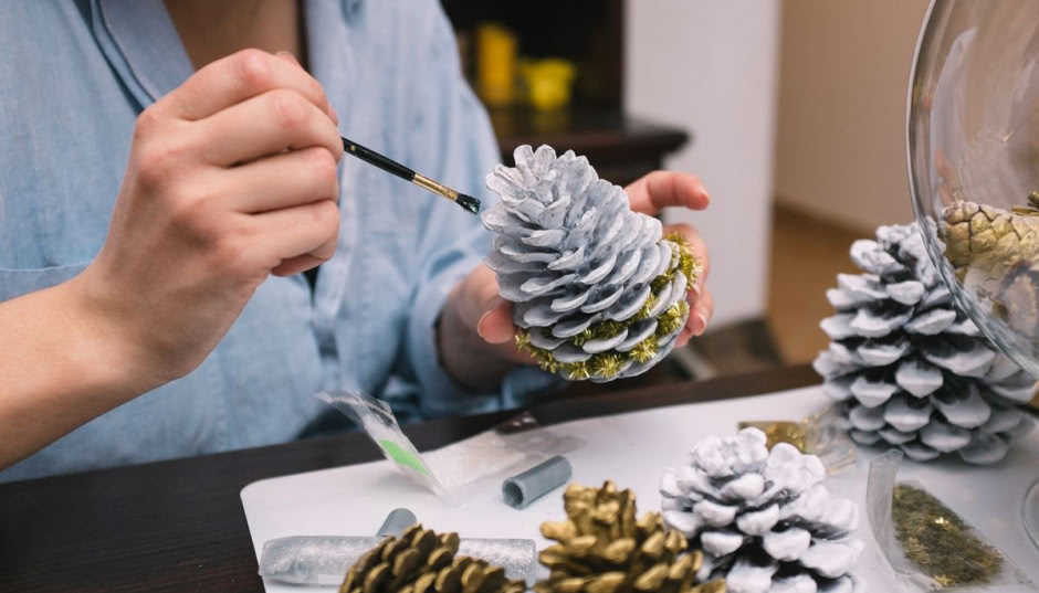 Świąteczne ozdoby z produktami Tikkurila