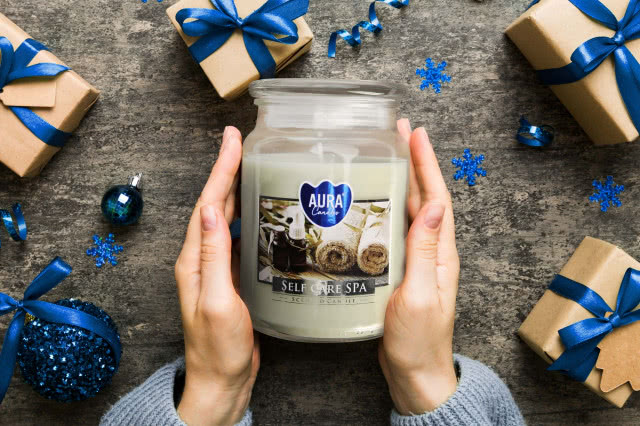 świecę zapachową "Self care SPA" w dużym słoju z wieczkiem o czasie palenia do 100 godzin, prezenty, bombki, gwiazdki