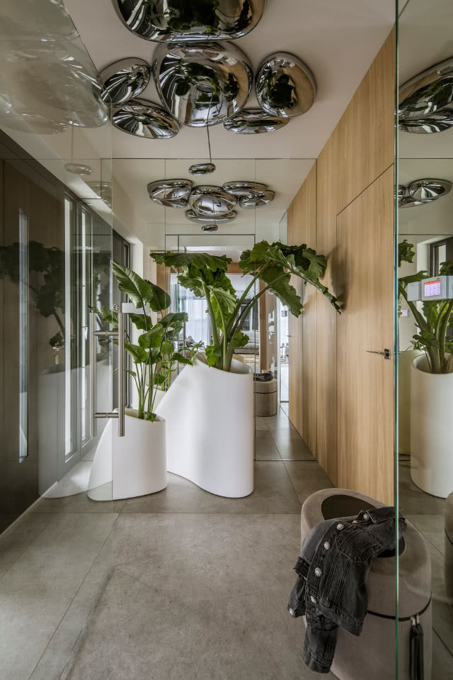 Oryginalne oświetlenie do przedpokoju