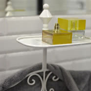 Kolory wnętrz - szarość i barwne akcenty