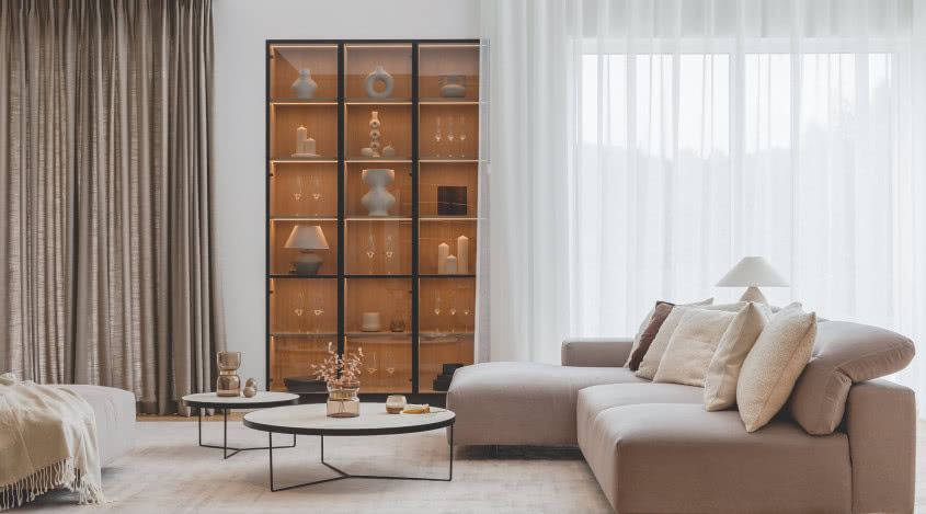 Ciepły minimalizm. Ten dom to królestwo niczym niezmąconego relaksu