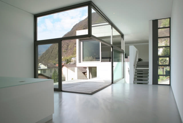 widok na taras, podłoga z żywicy