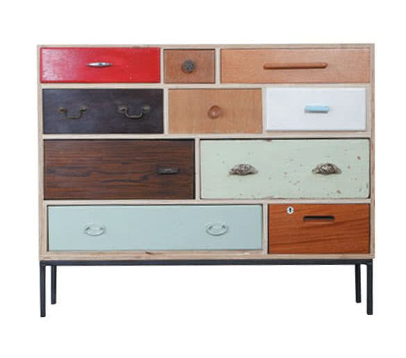 Komoda autorstwa Ruperta Blancharda, poskładana...