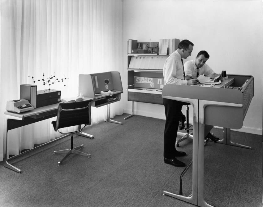 Action Office I
Pierwszy zestaw mebli biurowych...