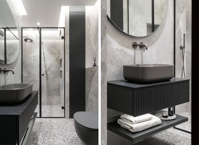 szara łazienka z czarną armaturą