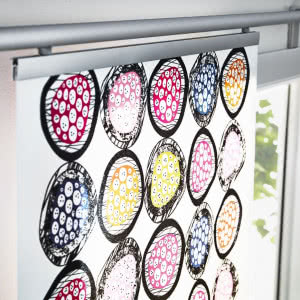 Ozdoby okienne: firany, zasłony i panele