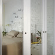 Kolory wnętrz - szarość i barwne akcenty