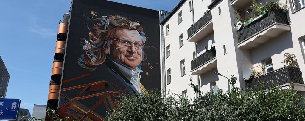 Odsłonięto mural Zbigniewa Wodeckiego w Katowicach! To hołd dla legendy polskiej muzyki!