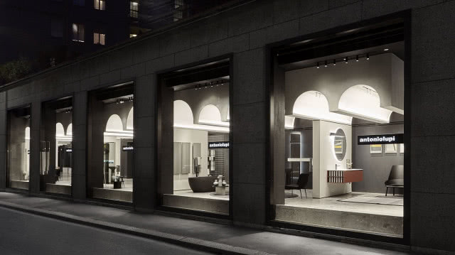 showroom Antonio Lupi witryna