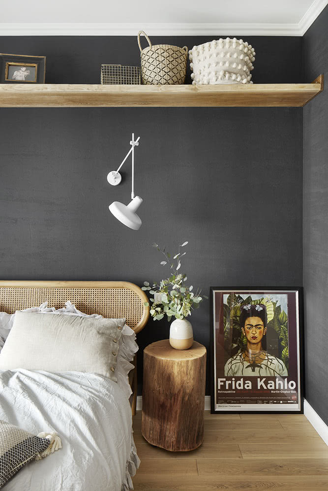 Naturalne drewno, żyrandol
i zagłówek z...