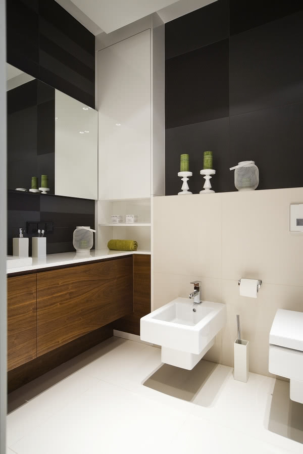 W minimalistycznej łazience ceramika sanitarna o...